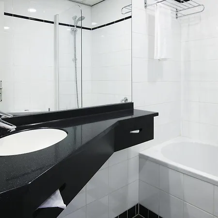 Nh Atlanta Hotel 4*