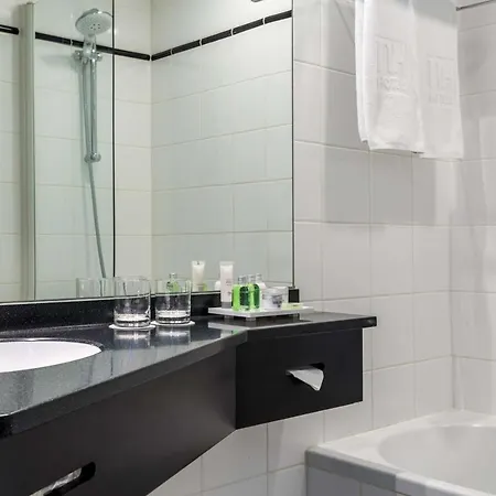 Nh Atlanta Hotel 4*