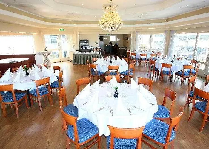 Отель Nh Atlanta 4*