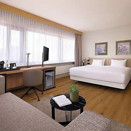 Nh Atlanta Hotel