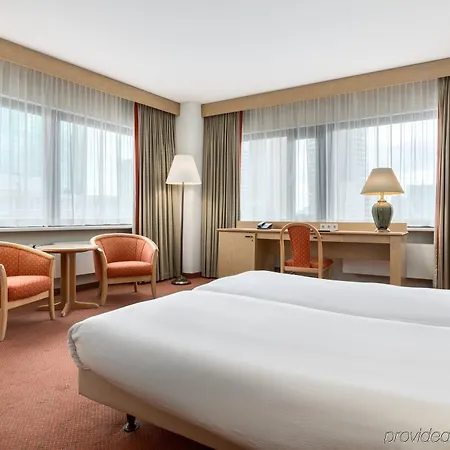 Nh Atlanta Hotel